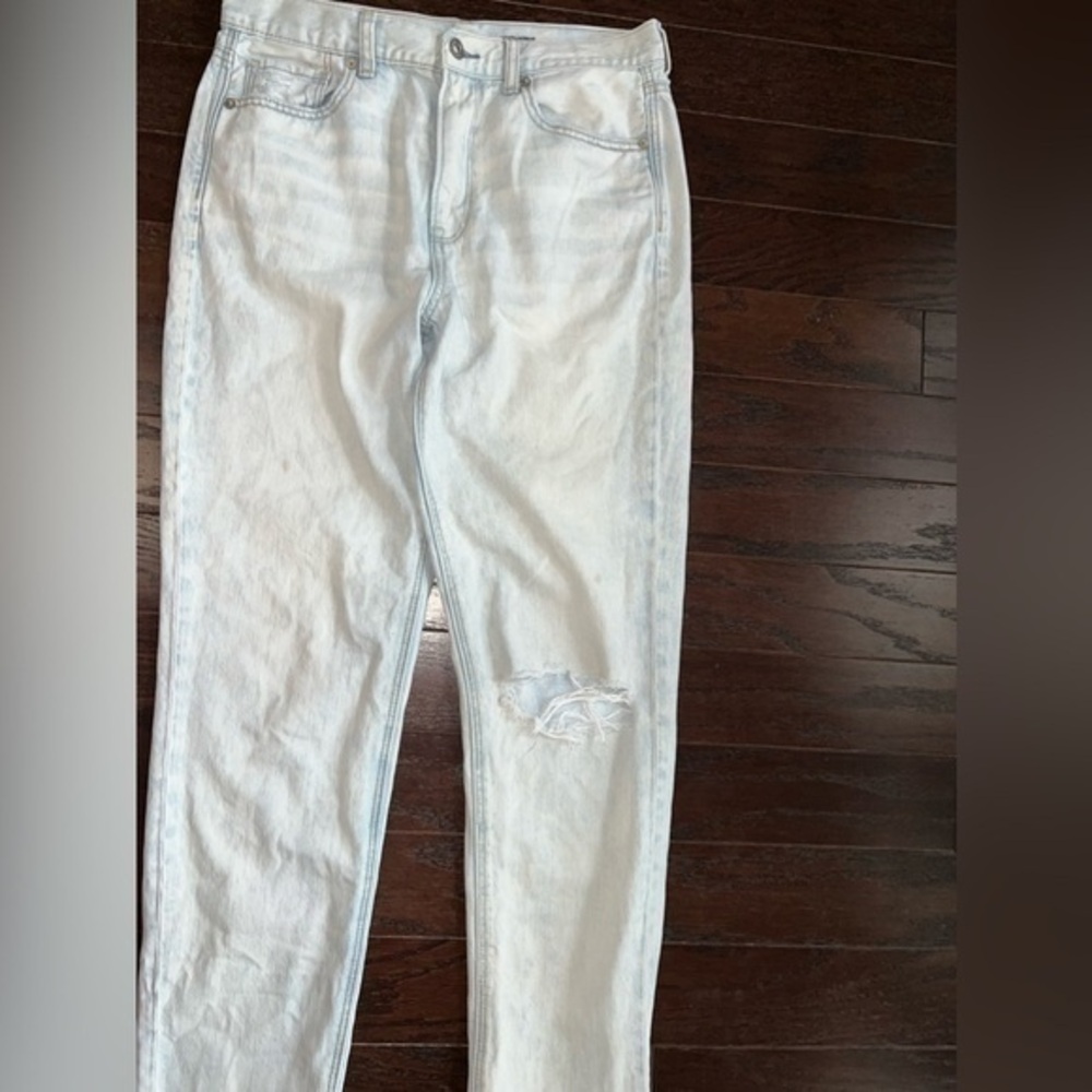 American Eagle Mom Jeans